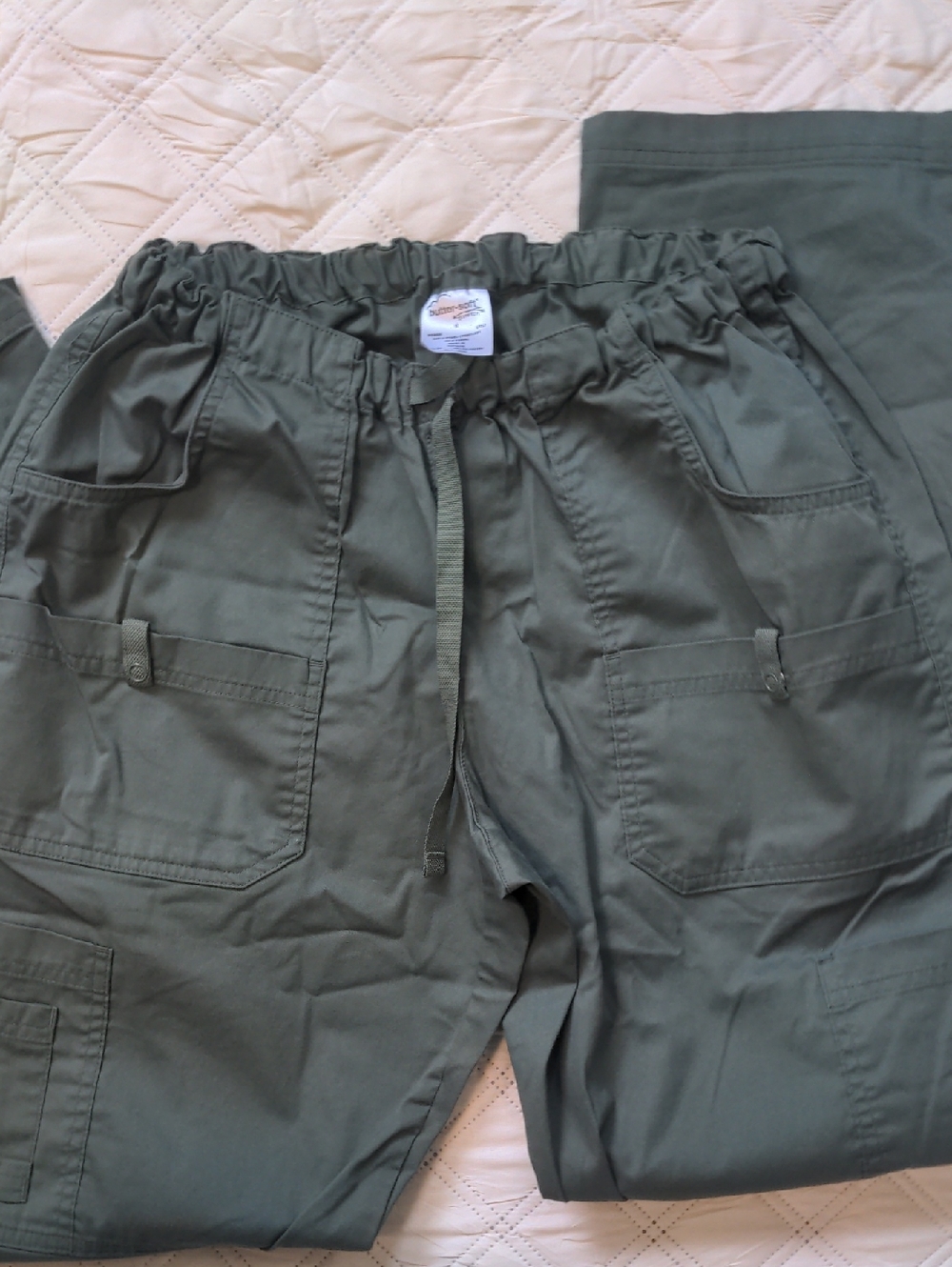 Unbranded Women's Olive Green Scrub Top and Pants Set - Picture 5 of 15